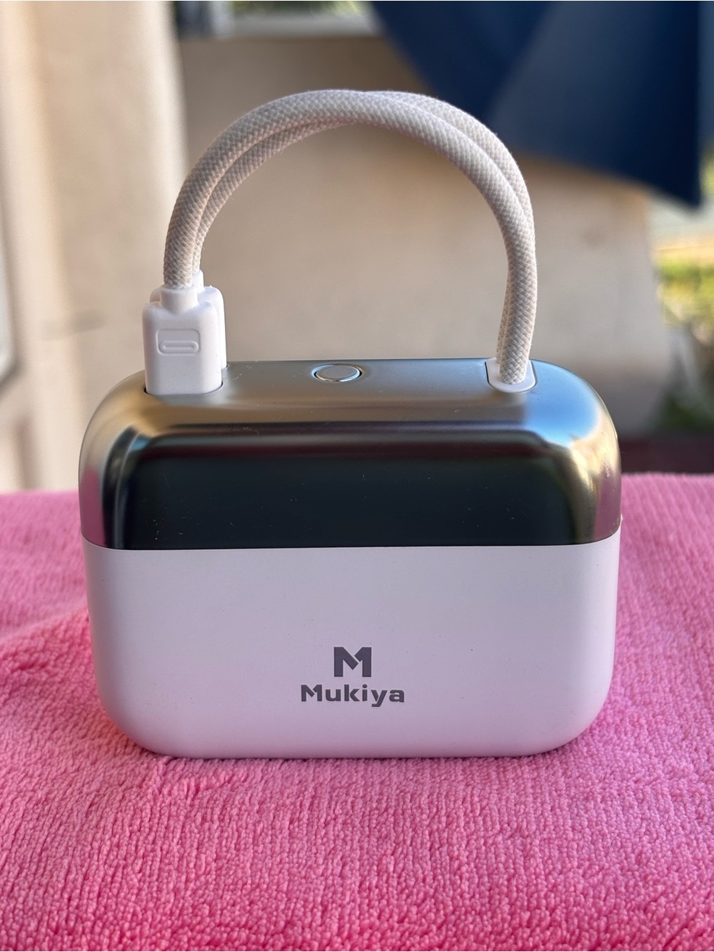 Mukiya 5000mAh 30W USB-C Portable Power Bank Fast Charger Built-In Cable